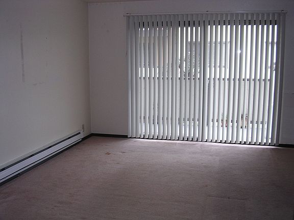 Living Rm leading to Deck