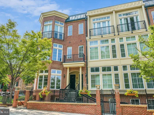 2200 17th St NW APT 201, Washington, DC 20009