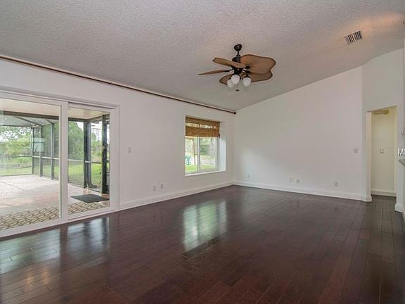 3rd image of 141 Overstreet Ct