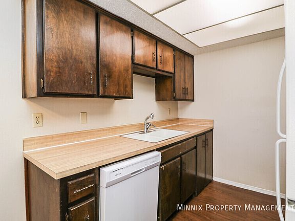 5th image of 500 4th Ave APT 15
