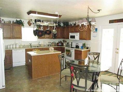 5th image of 7823 Mainland Dr