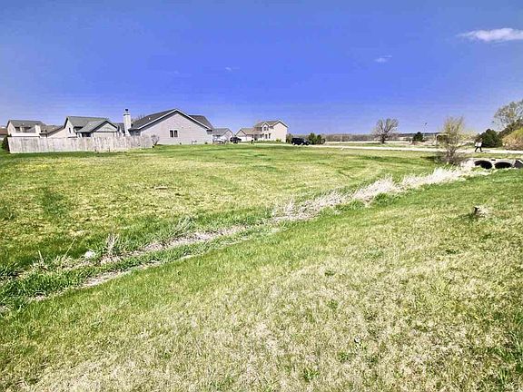 3rd image of 512 Westfield Dr
