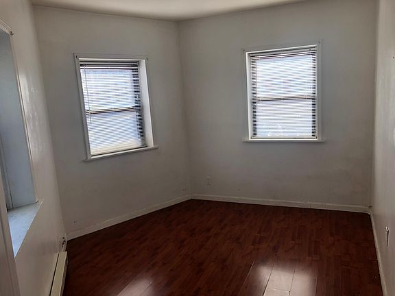 3rd image of 211 Bloomfield Ave #1