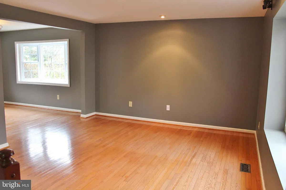 Building Photo - 9400 Wrought Iron Ct