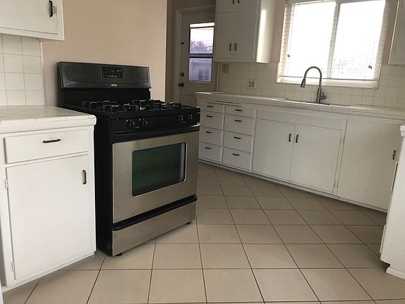 2nd image of 1521 N Altadena Dr