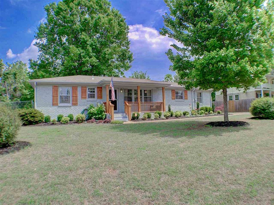 1st image of 300 McAlpine Dr SE
