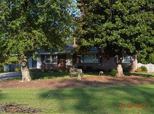 108 Smith St, Hartwell, GA 30643