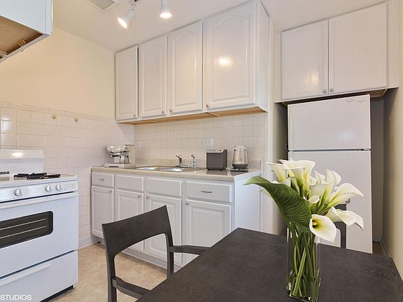4th image of 5325 W Winnemac Ave APT 2F