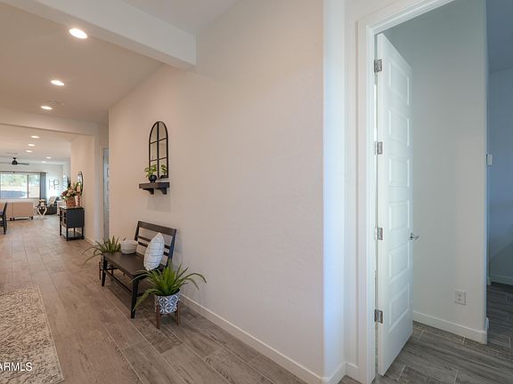 3rd image of 2408 N MORRISON Avenue