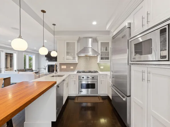 38 Oxford Landing image 9 of 22