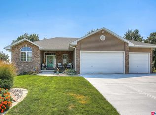 15821 Drexel Cir, Omaha, NE 68135