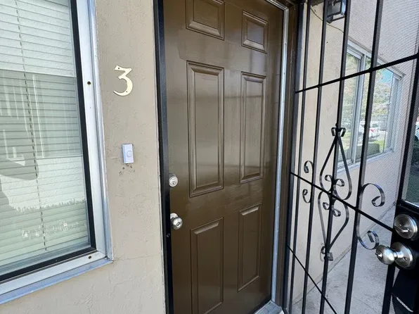 Walnut 1354 W, 1354 W Walnut St APT 3, Lodi, CA 95242