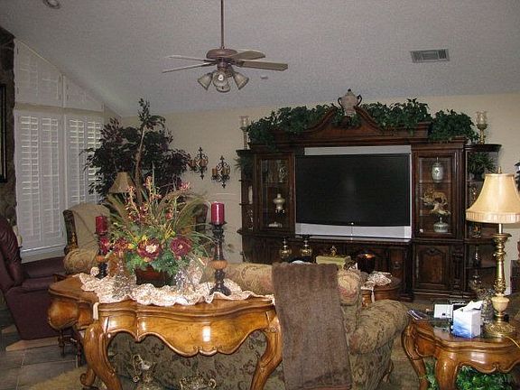 5th image of 10 Brittany Ln