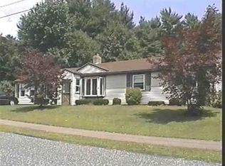 40 Chandler Ave, Walpole, MA 02081
