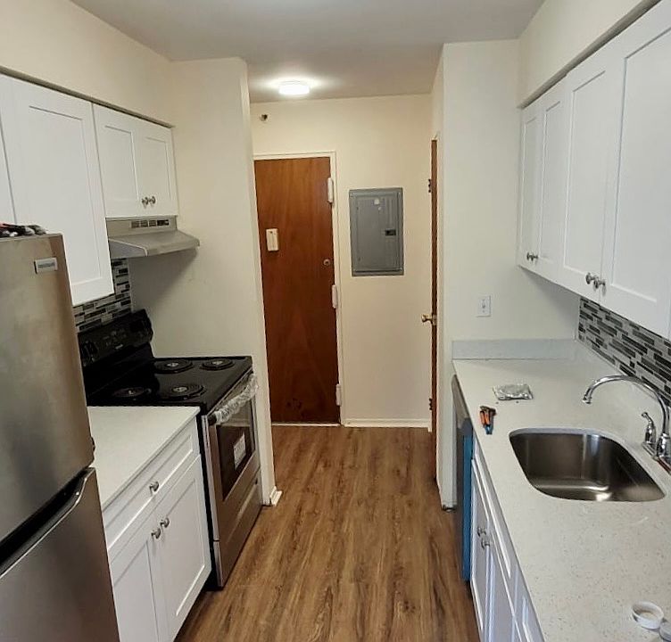 1st image of 256 Belleville Ave APT B1