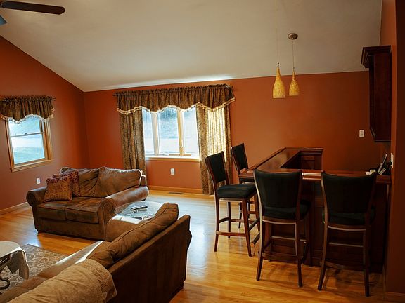 5th image of 16 Moran Rd