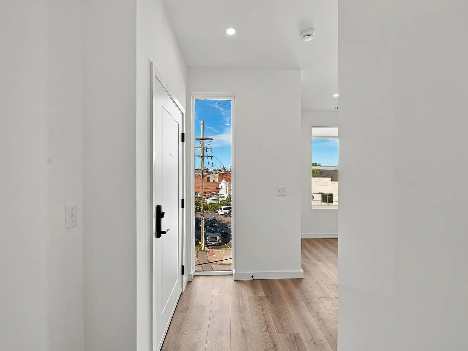 1 bed, 683 sqft, $1,700 — Photo 3