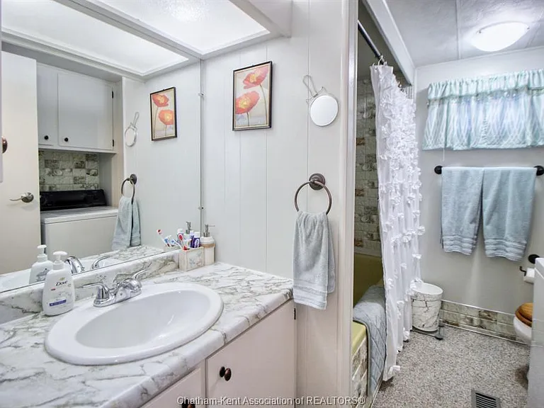 88 Essex Ct — Photo 10