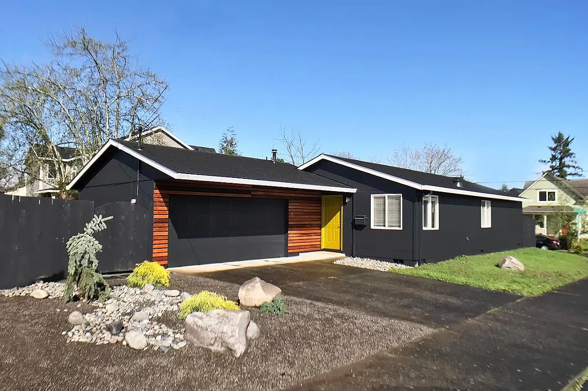 7665 N Burrage Ave photo 1