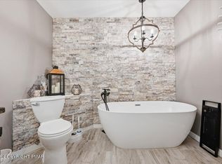 47 Warbler Ct, Lake Harmony, PA 18624