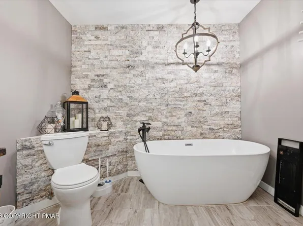 47 Warbler Ct, Lake Harmony, PA 18624