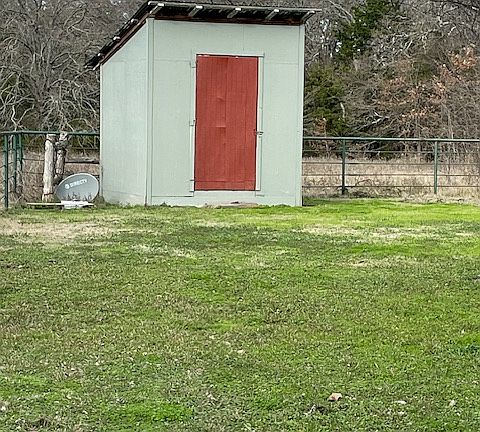 5th image of 4059 County Road 3221 House 5