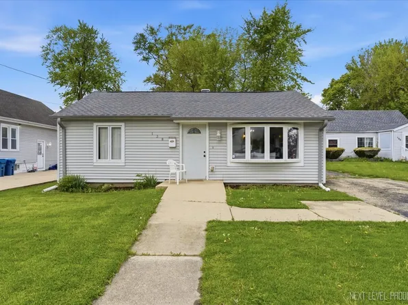 138 N Calhoun St, Aurora, IL 60505