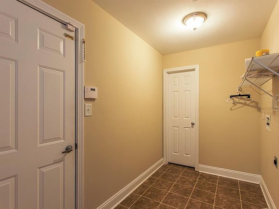 5th image of 232 Lynwood Dr