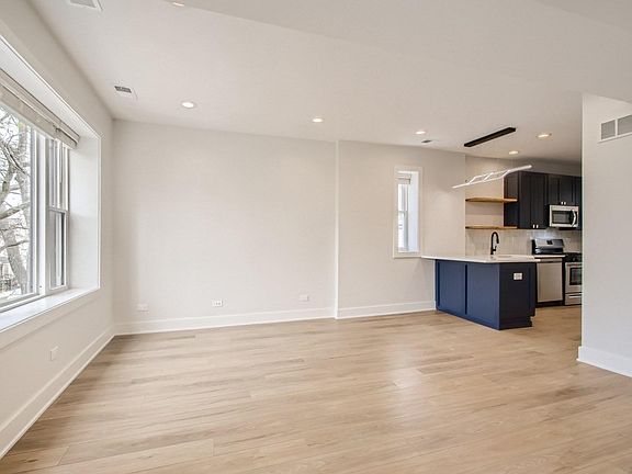 5th image of 2715 N Lawndale Ave #3