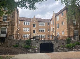 7555 Byron Pl APT 2N, Saint Louis, MO 63105