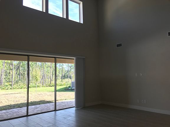 3rd image of 517 Los Alamos St