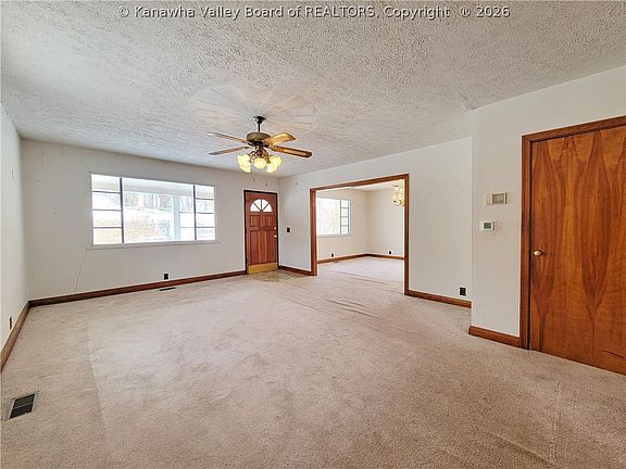 5th image of 1601 Camden Dr