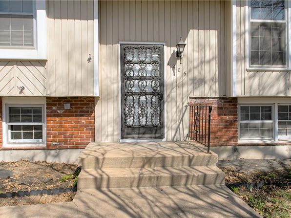 1206 SE 2nd Ter, Lees Summit, MO 64063