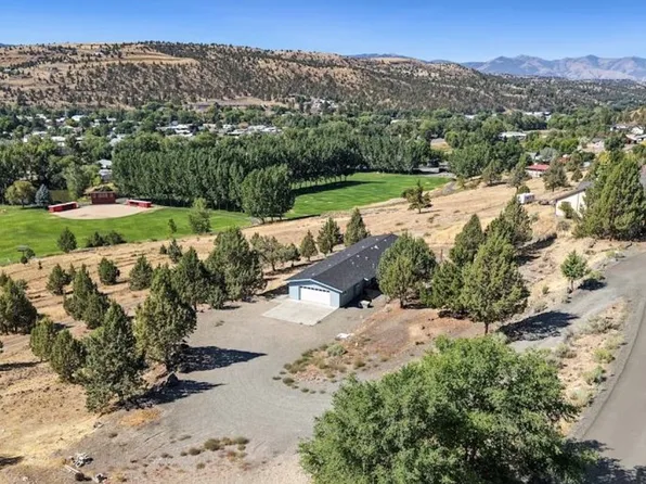 106 NE Charolais Hts, John Day, OR 97845
