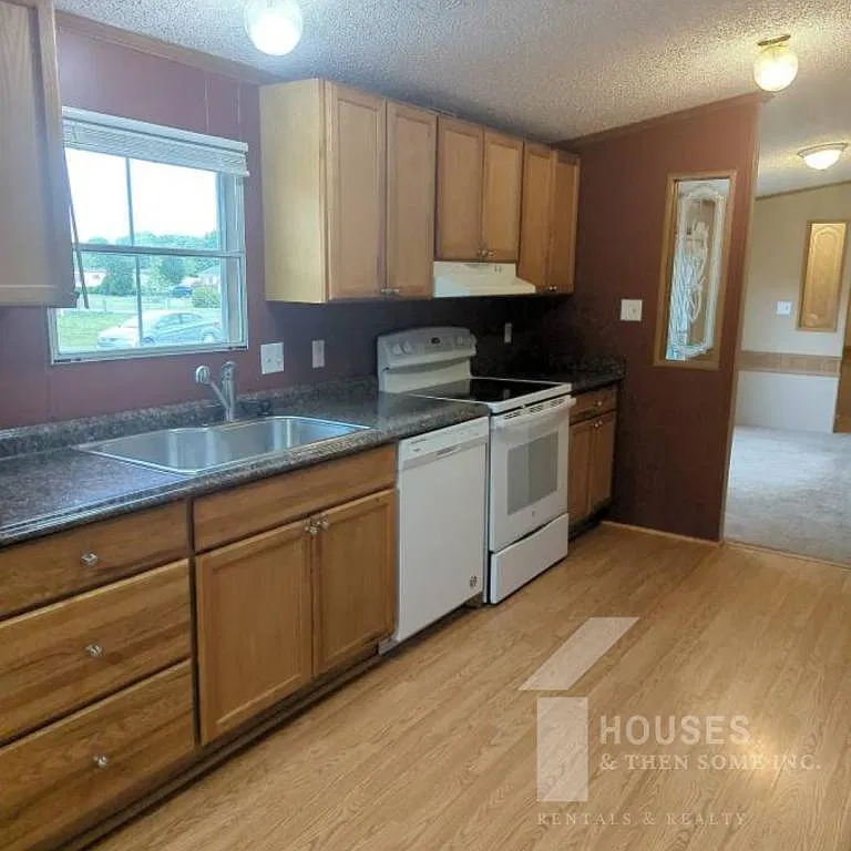 101 Morningwood Ln — Photo 4