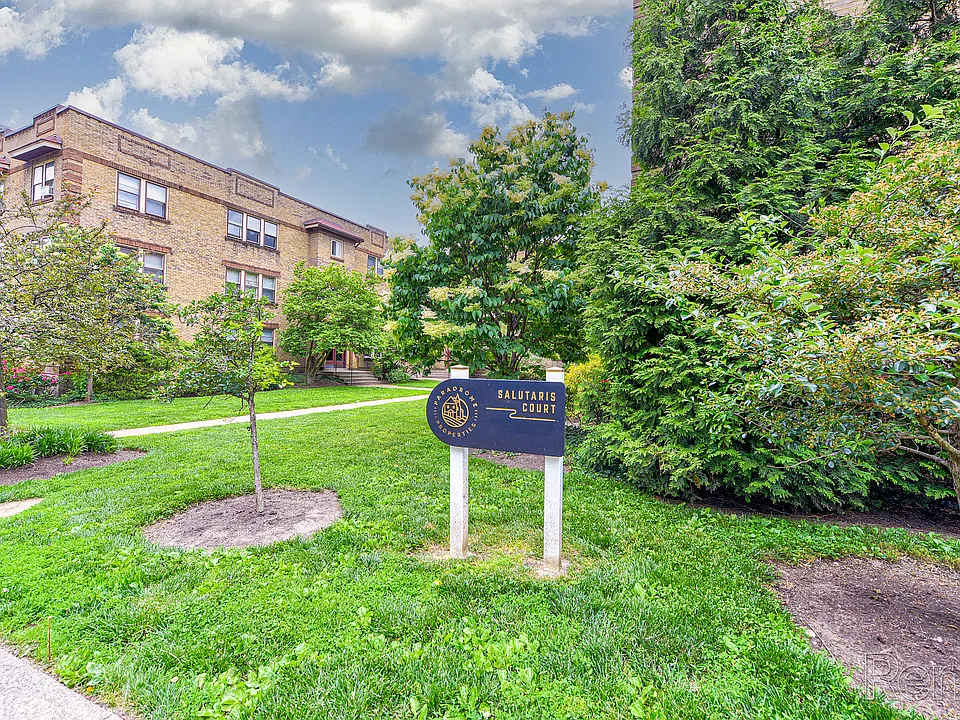 Salutaris Court
