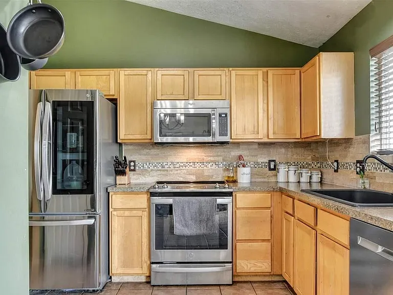 7862 Vernon Ave — Photo 3