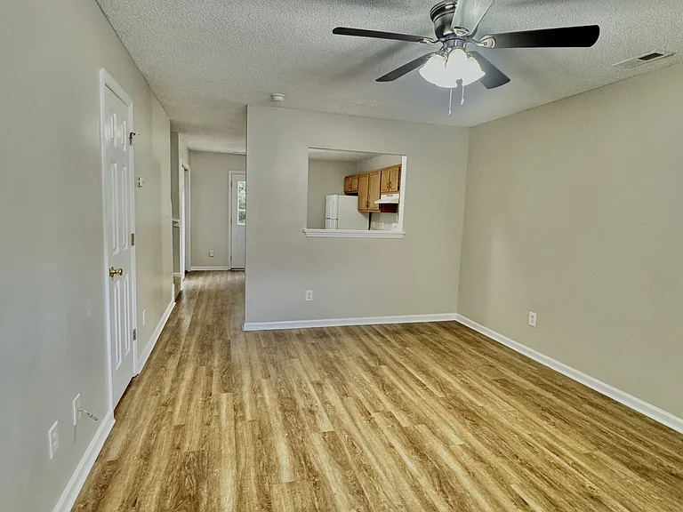 319 Bracken Pl #1 — Photo 5