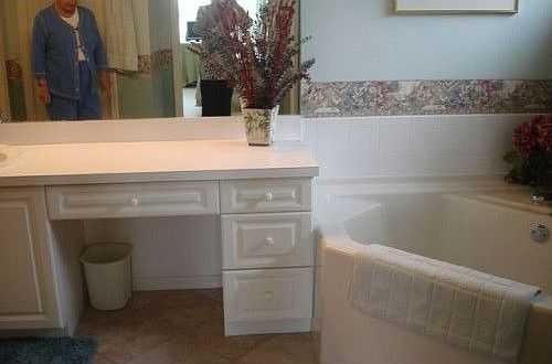 5th image of 26631 Clarkston Dr #201