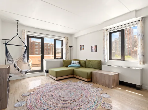 1810 3rd Ave, New York, NY
