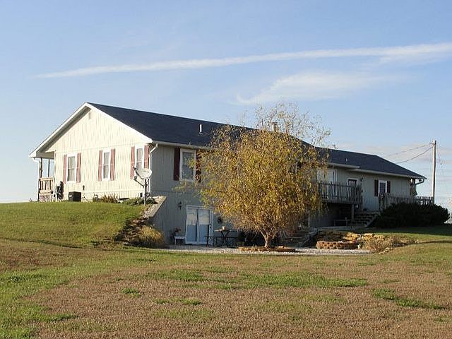 2nd image of 2785 Shetland Rd NE