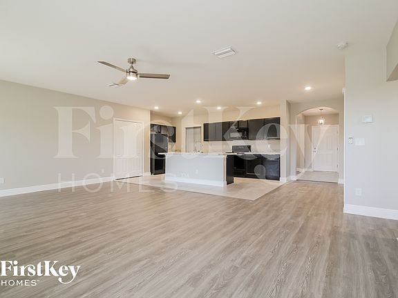 3rd image of 1504 NE 34th St