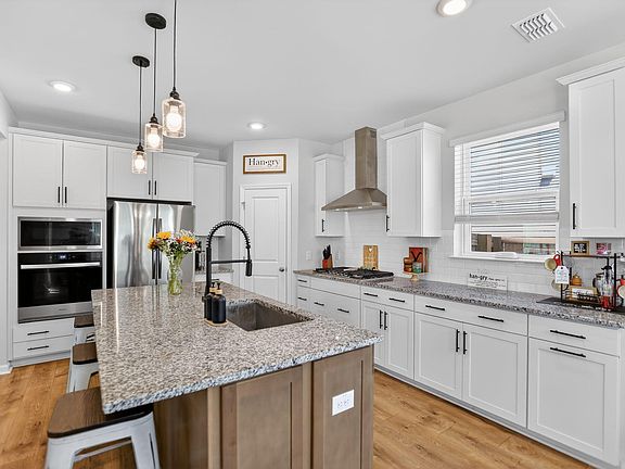 2nd image of 271 Wappoo Trace Ln