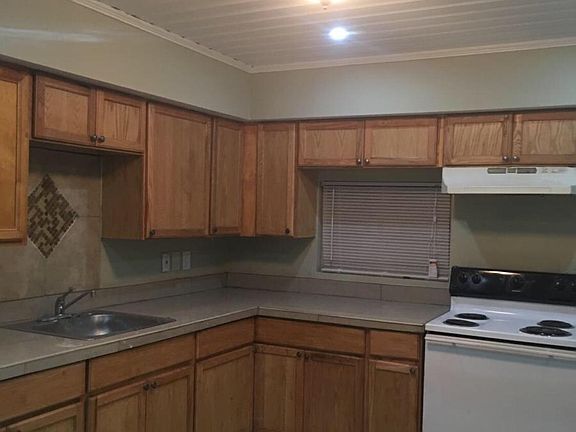 4th image of 10017 N Lantana Ave