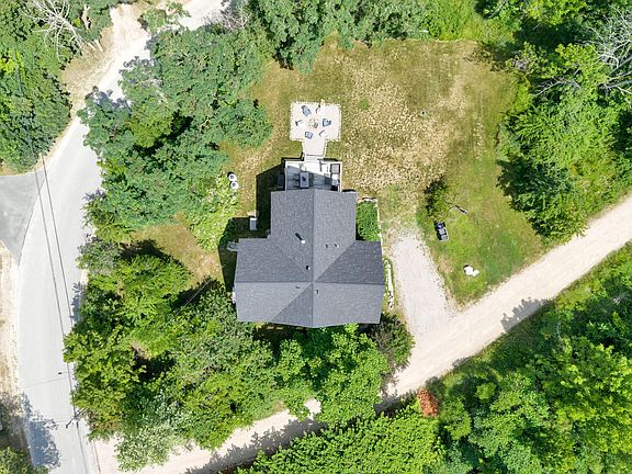 3rd image of 255 Anderson Road