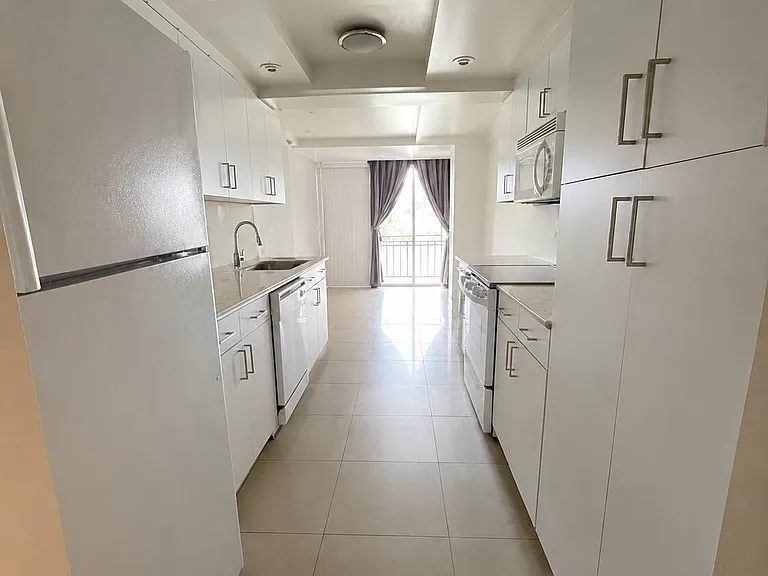 3690 Inverrary Dr #2Z — Photo 11