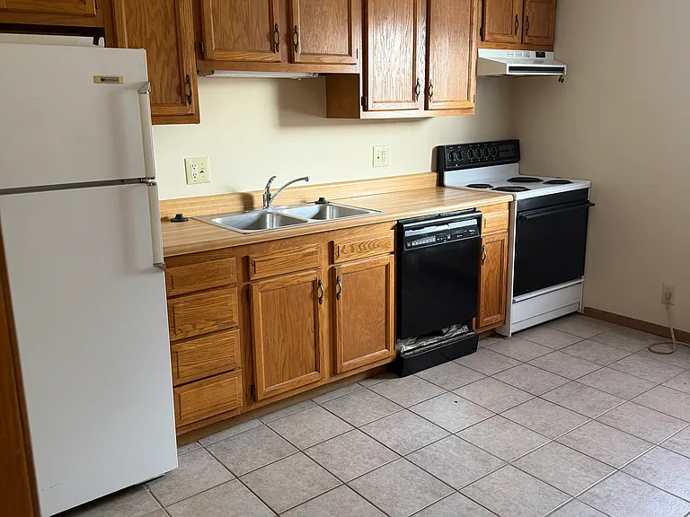 1019 Jill Ct — Photo 3