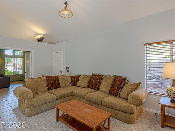 4th image of 9533 Summer Rain Dr