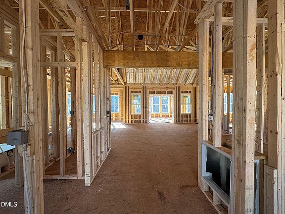 2nd image of 935 Lynch Rd