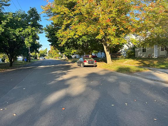 4th image of 301 Lincoln Ave